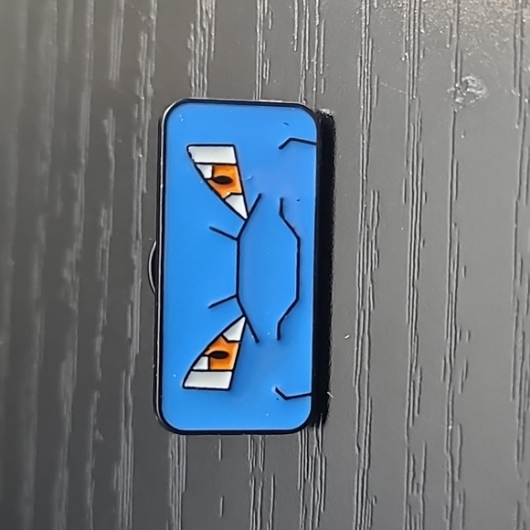 Set of 7 Pokemon Face Pins - Picture 5 of 12